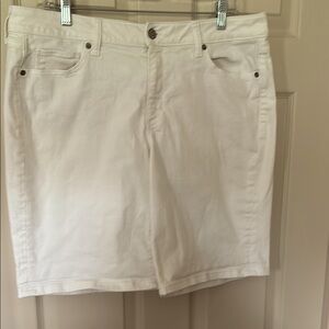 Sonoma Cream Bermuda Shorts